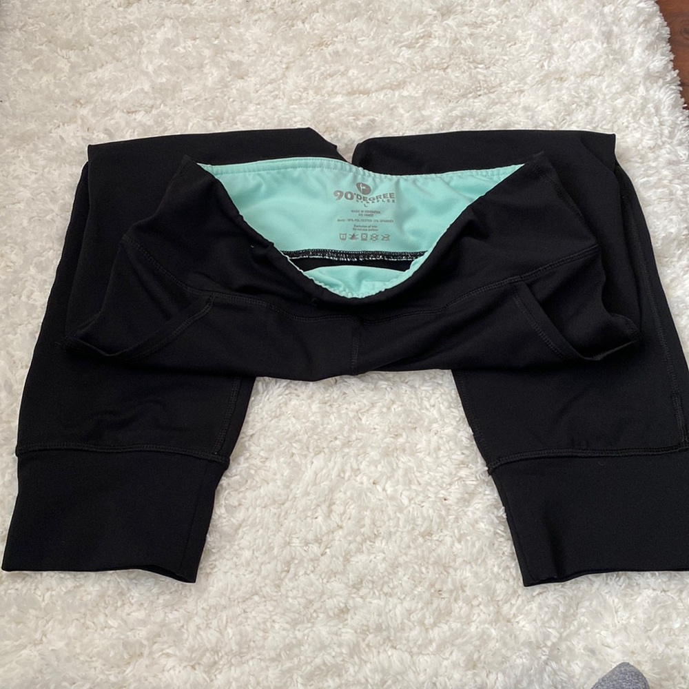 L capris 90* Degree by Reflex. Very comfortable spandex workout or leisure pants